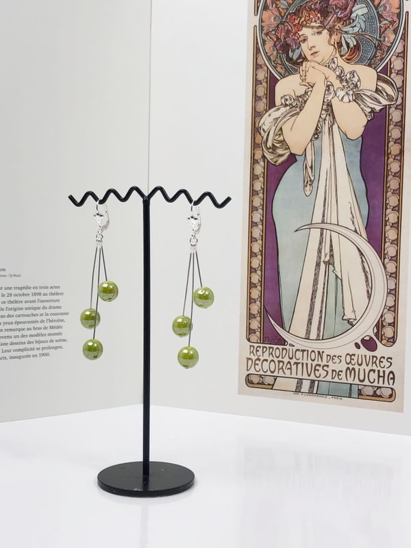 Boucle d'oreille AUGUSTINE verte