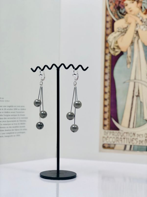 Boucle d'oreille AUGUSTINE gris