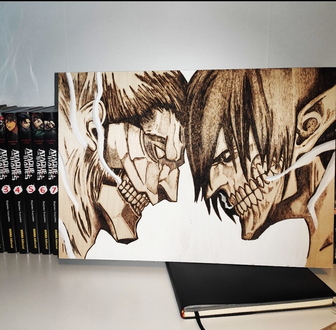 Ataque a los Titanes - Shingeki No Kyojin - pirograbado Titán de Ataque vs Titán Acorazado