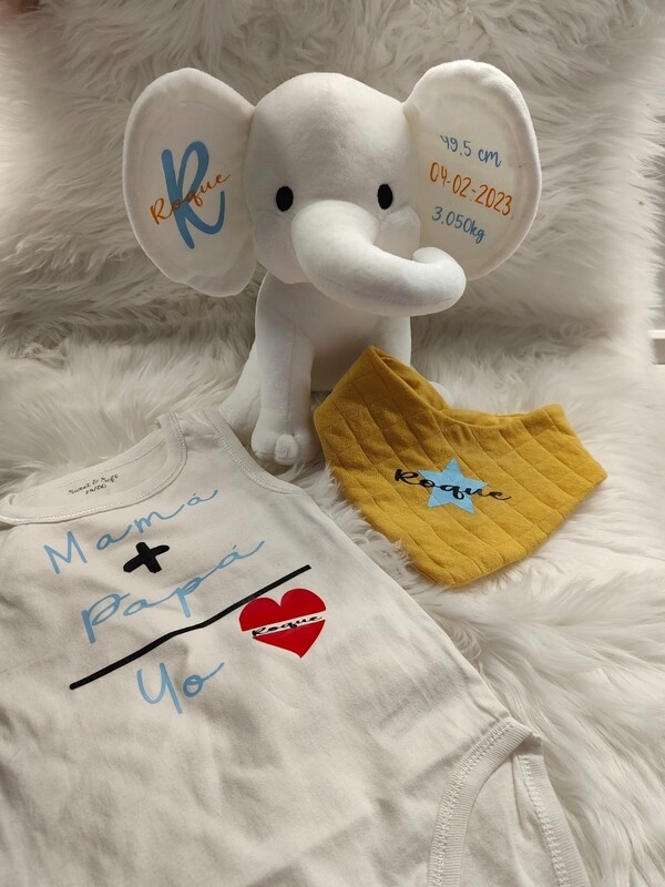 Pack regalo  personalizado bebé 2