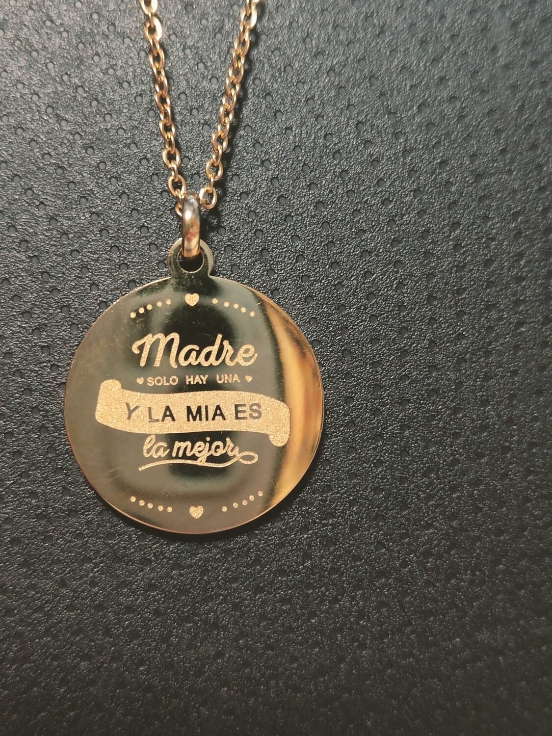 Colgante 'Madre solo hay una y la mía es la mejor"