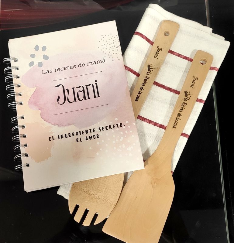Pack Libro recetas Mamá Personalizado+cucharas de madera