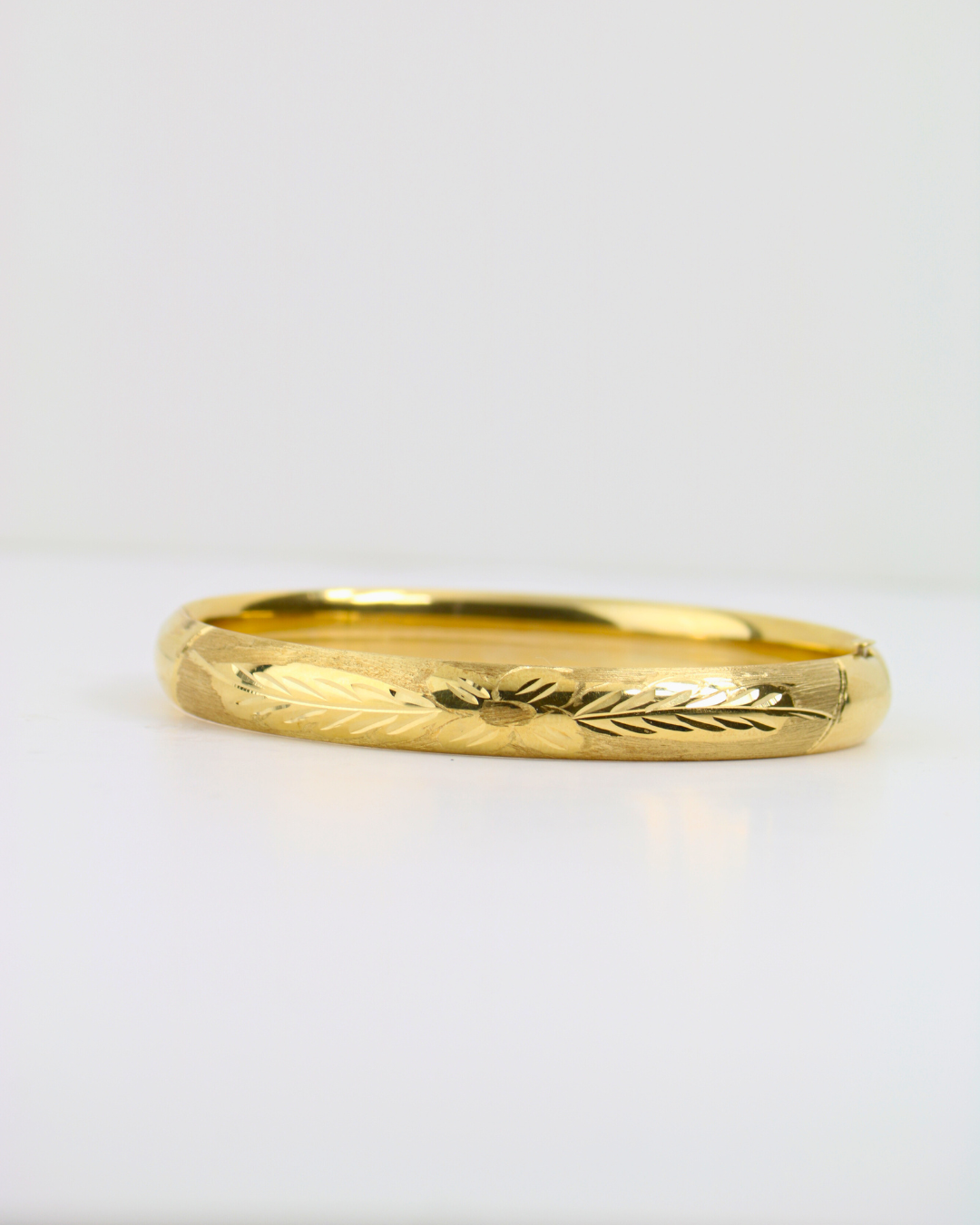 14kt Floral Engraved Bangle 8.1