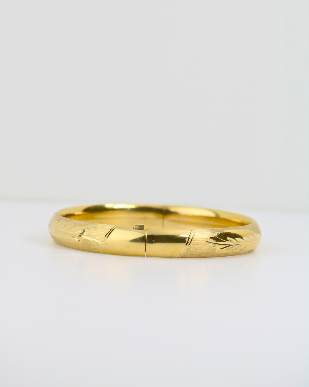 14kt Floral Engraved Bangle 8.1