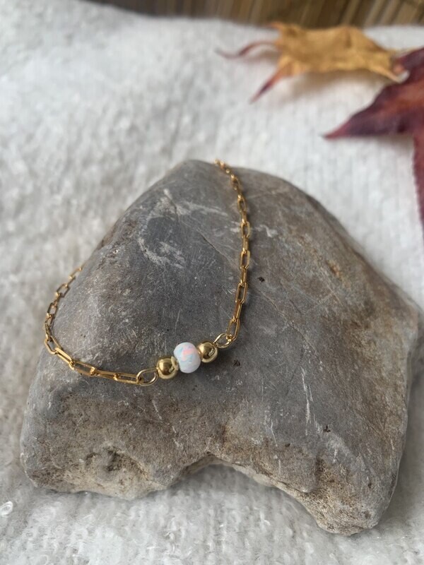 Bracelet plaqué or en opale synthétique