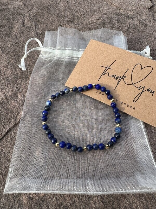 Bracelet élastique en Lapis Lazuli • Perles intercalaires en plaqué or • 16cm •  1 disponible