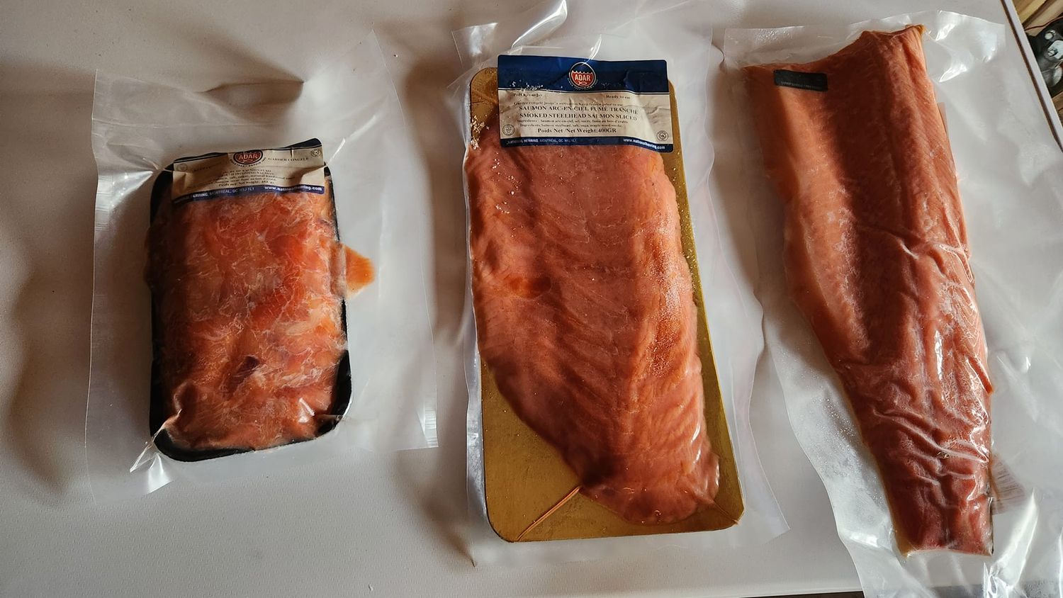 LEFT: trim 454gr
MIDDLE: sliced 400gr
RIGHT: filet (uncut), weight varies, priced per kg based on actual weight