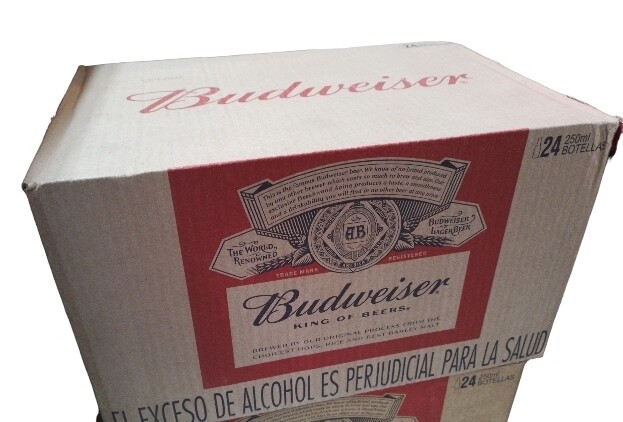 Caja Budweiser botella 260 ml