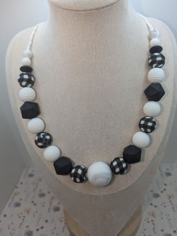 Collier de portage ou d allaitement. Créé et confectionné par Calinou  (Testé homologué en laboratoire)