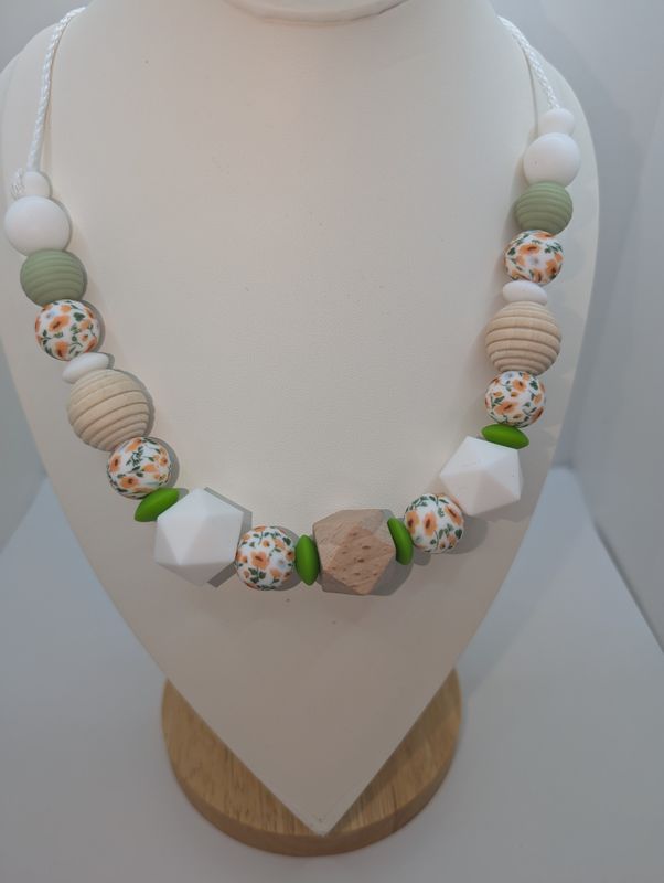 Collier de portage ou d allaitement. Créé et confectionné par Calinou  (Testé -homologué en laboratoire )
