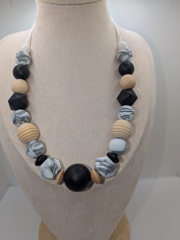 Collier de portage ou d allaitement.       Crée et confectionné par Calinou.  (Testé et homologué en laboratoire)