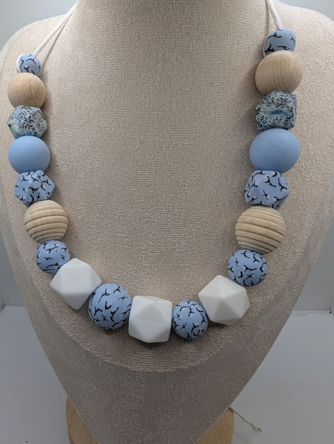 Collier de portage ou d allaitement. Créé et confectionné par Calinou. (Testé homologué en laboratoire)