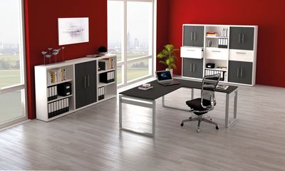 Bürotisch mit Bügel-Gestell und Schwebeplatte | höhenverstellbar