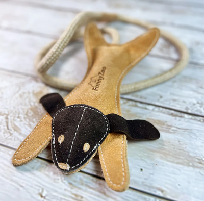 Hundespielzeug Hase am Seil aus Leder