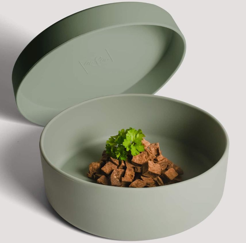 Silikon Futternapf / Reisenapf mit Deckel Silikon Futternapf / Reisenapf mit Deckel "sage green "