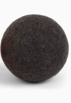Filzball Hundespielzeug aus nachhaltiger Schurwolle braun