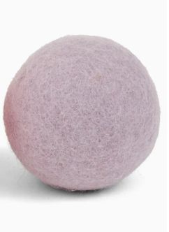 Filzball Hundespielzeug aus nachhaltiger Schurwolle flieder