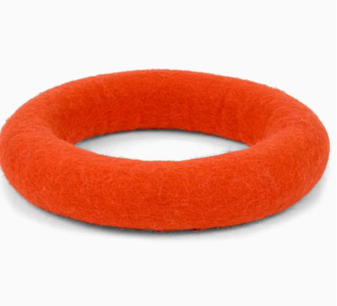 Filzring "Mats" Hundespielzeug aus nachhaltiger Schurwolle flieder