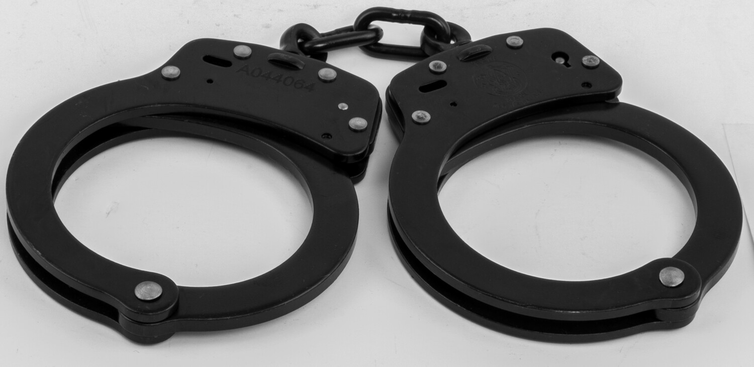 Smith & Wesson 100, S&w 350101    Mod 100  Handcuff Std    Bl