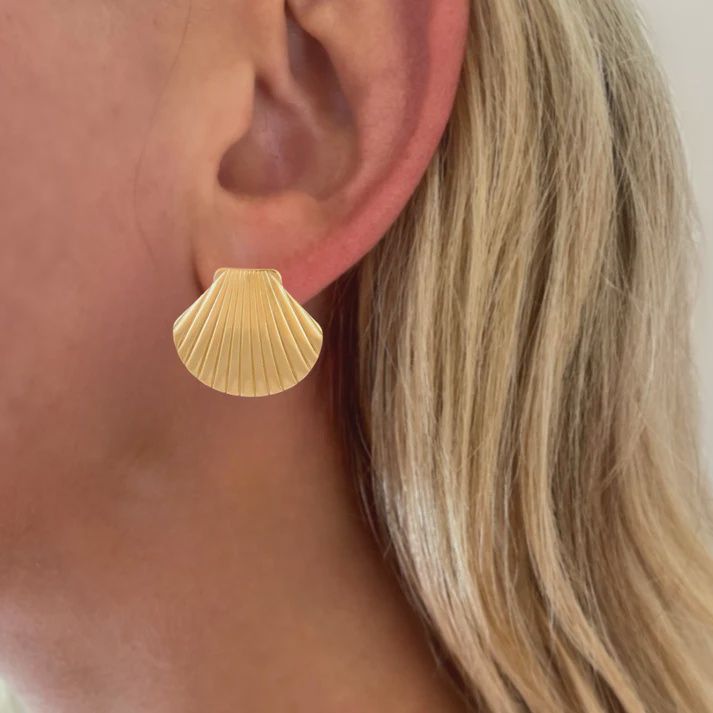 Fan Shell Studs