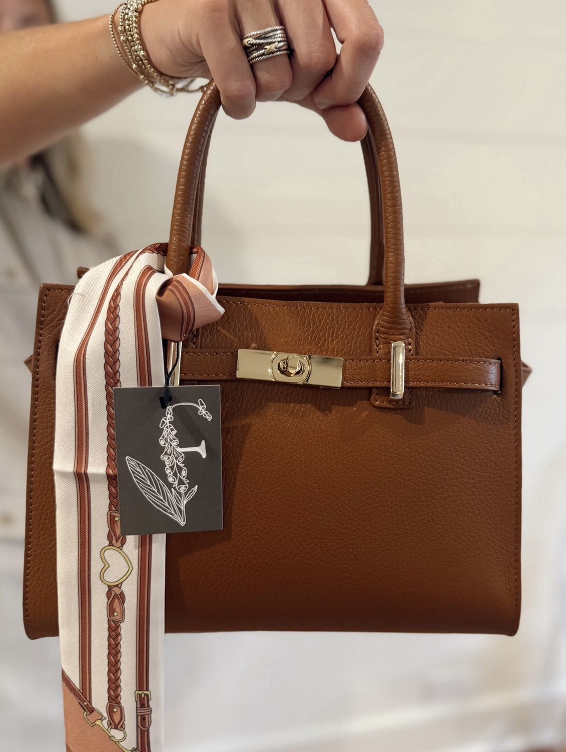 Diana Medium Bag, Color: Cognac