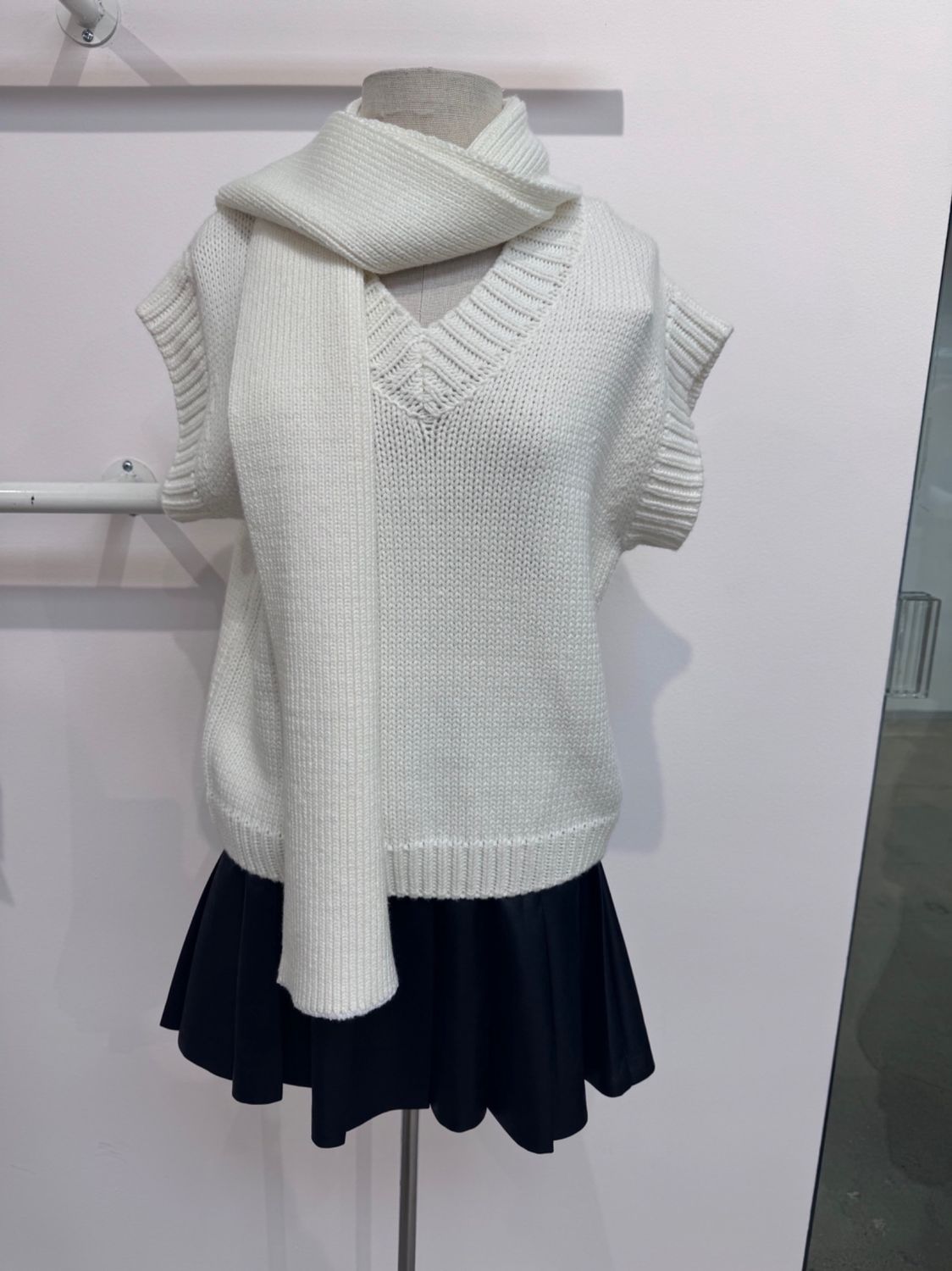 Carter Sweater, Size: XS