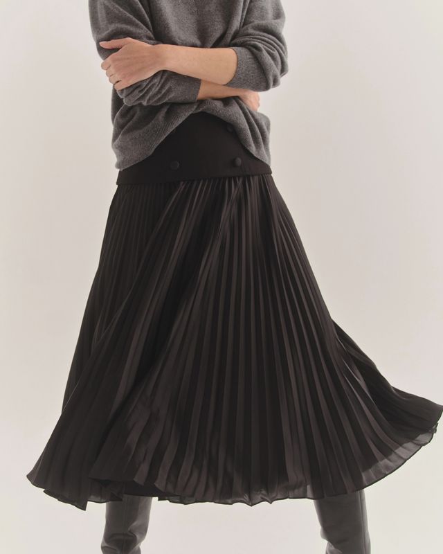 Estelle Pleated Skirt in Noir