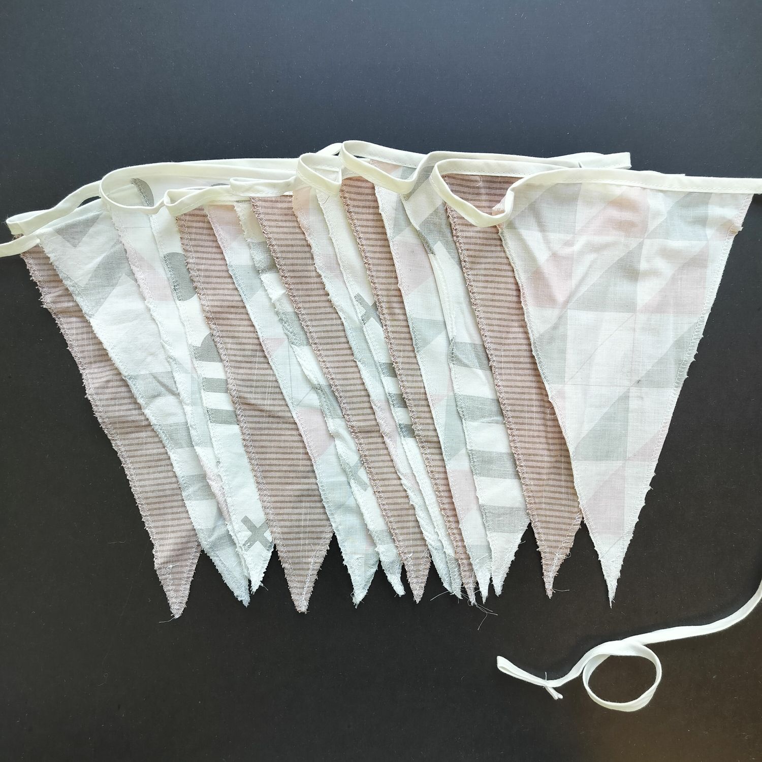 Vlaggetjes uit recuptextiel - scandi grey &amp; pink