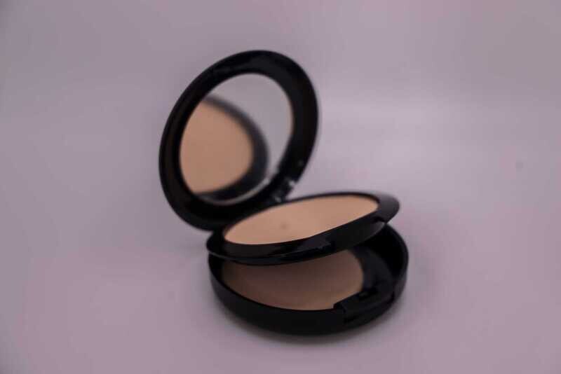 Face Pressed Powder Oil Control Face Foundation with Smooth Finish