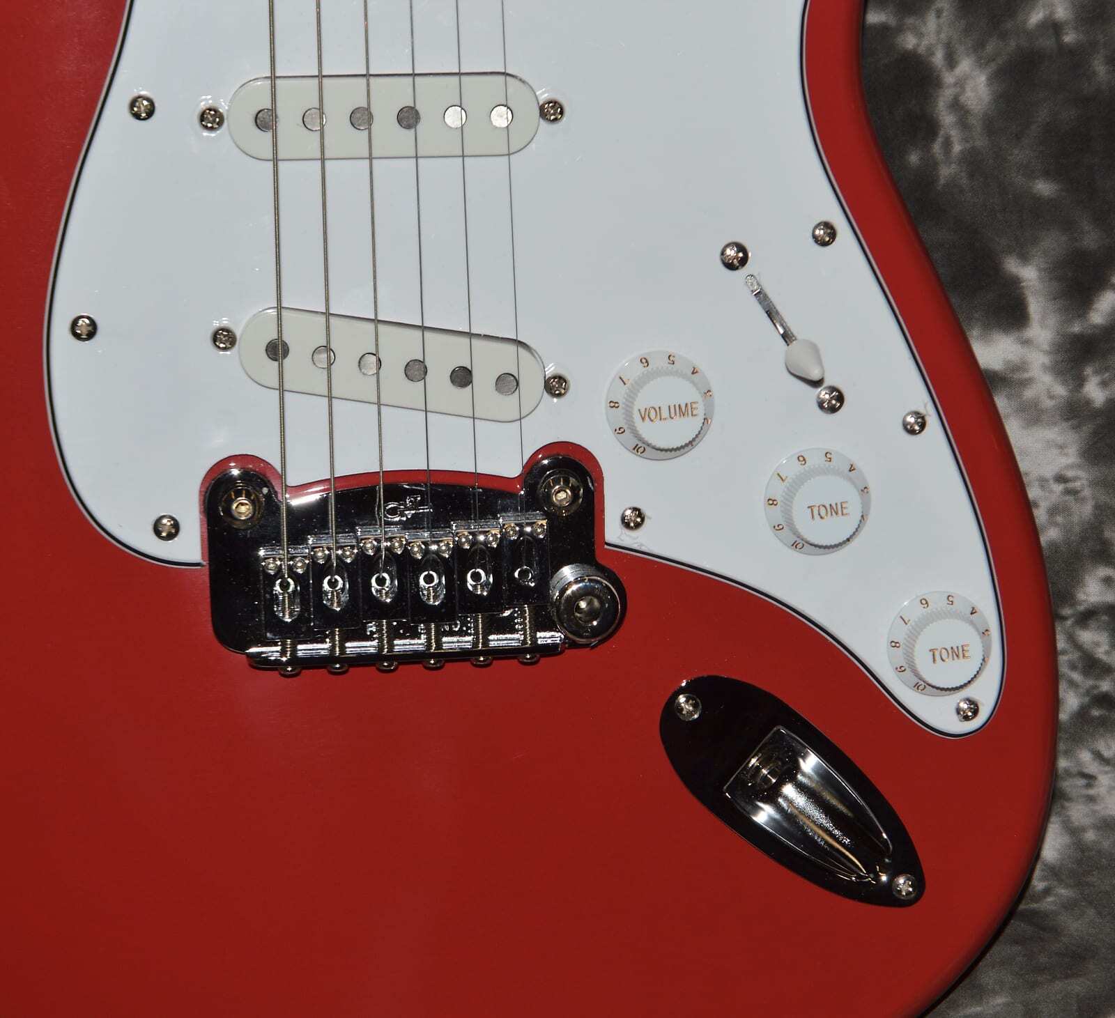 2020 G&L - Tribute Legacy - Fullerton Red | Wolfe Guitars