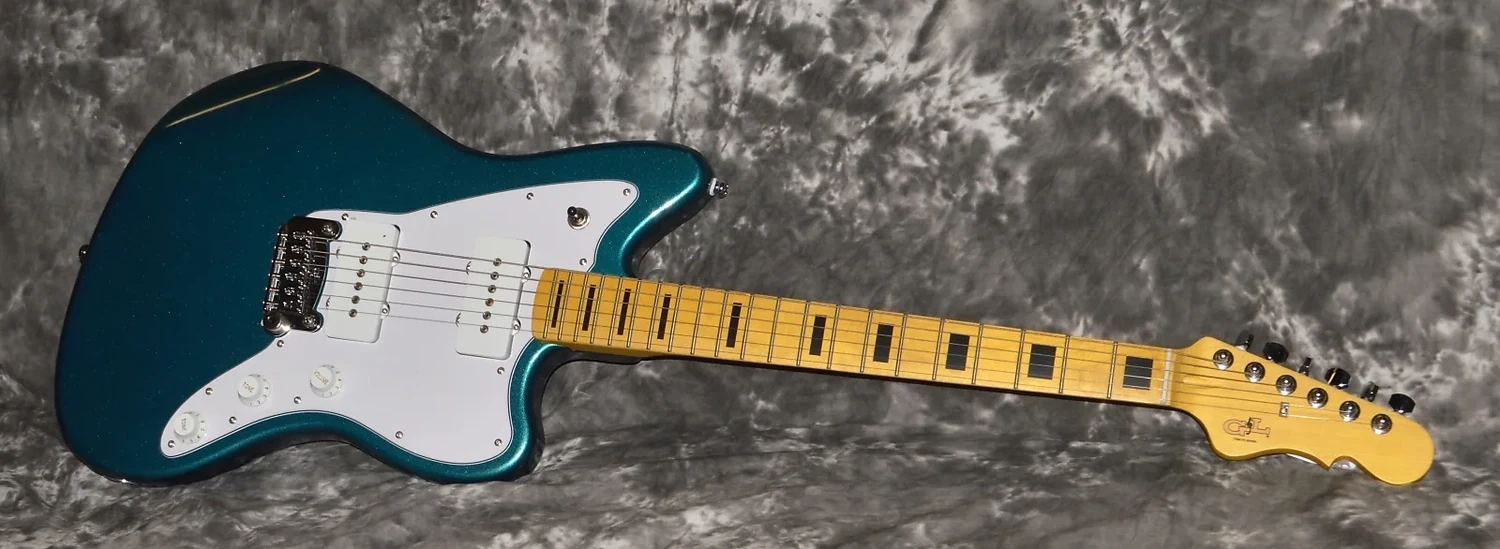 Ｇ＆Ｌ　　ＴＲＩＢＵＴＥ　ＤＯＨＥＮＹ ほとんど新品です。 G&L Tribute Doheny Electric Guitar Maple Fingerboard Jet