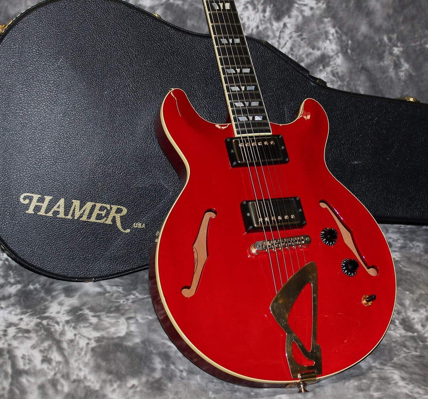 2006 Hamer - Newport Pro Custom - Ruby Red