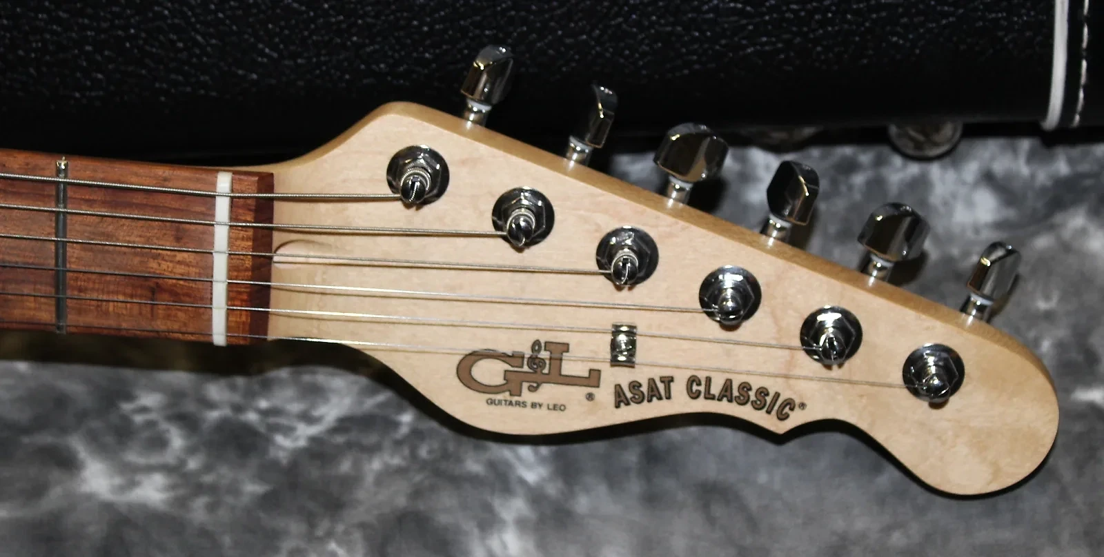 2020 G&L USA - ASAT Classic - Turquoise Metal Flake | WE SHIP 