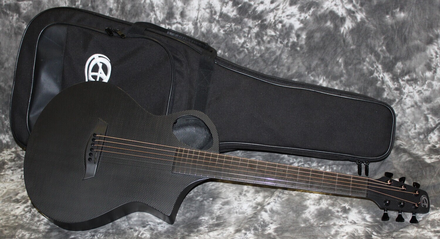 Compositeギター　Cargo Composite Acoustics Cargo with Electronics ELE - Raw Carbon