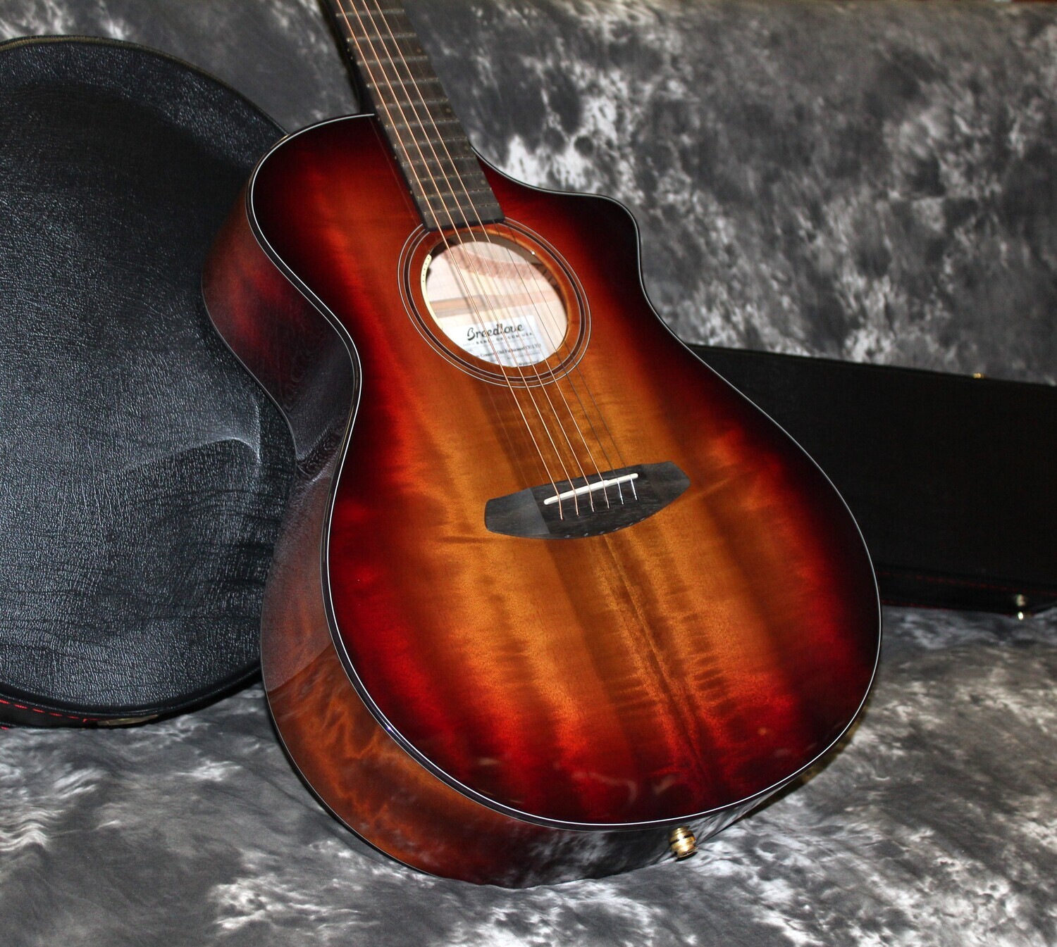 2023 Breedlove - Oregon Concert CE *Limited Edition* - Old Fasioned - Myrtlewood