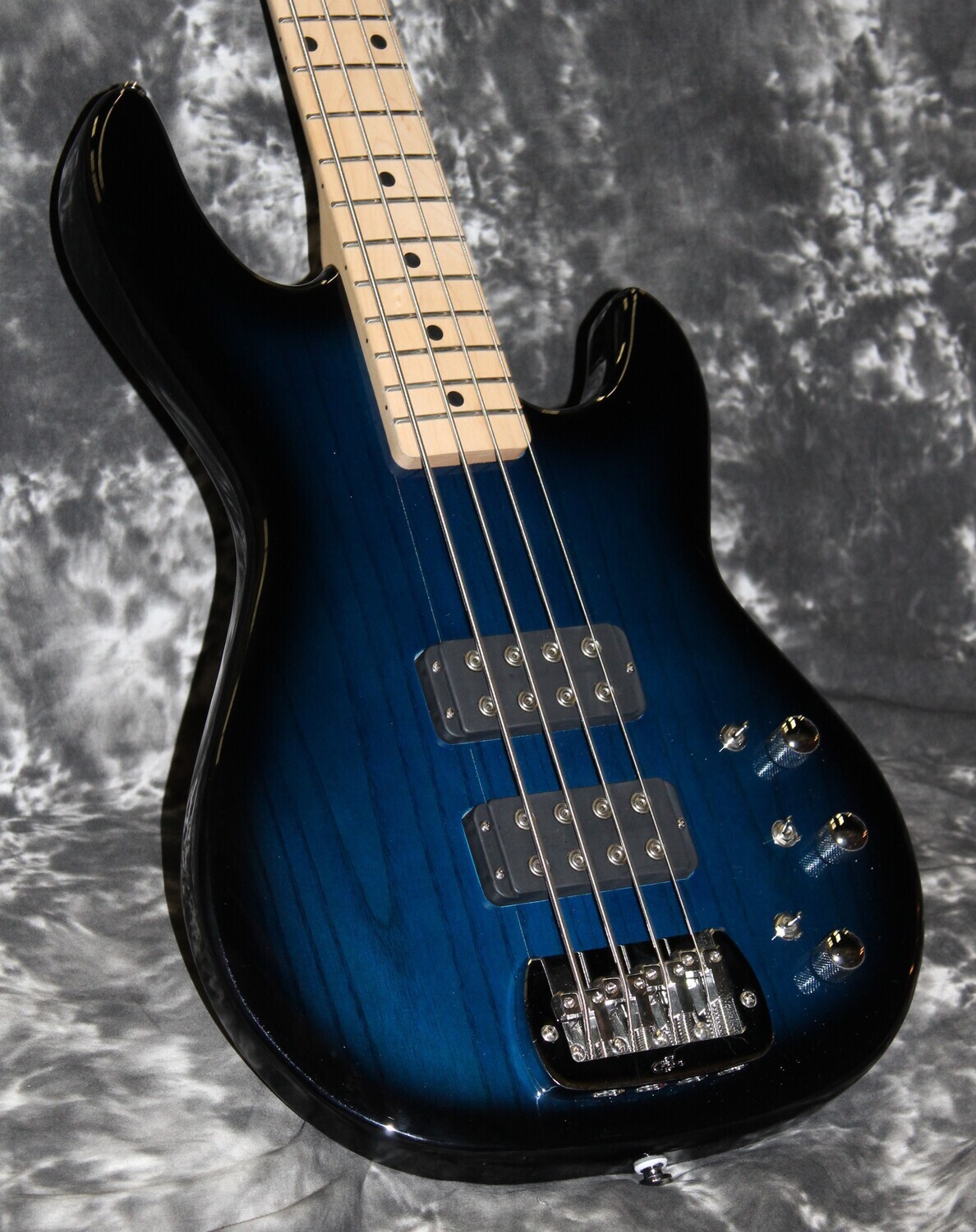 2024 G&L - Tribute L-2000 Bass - Blueburst
