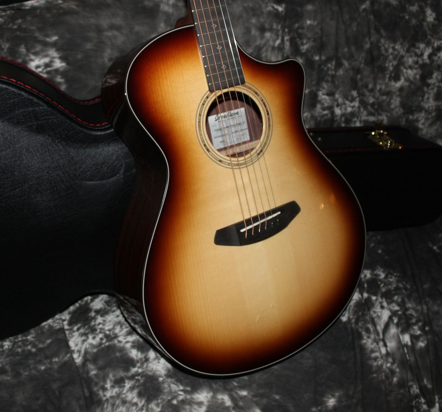 Breedlove Premier Concerto Adirondack Burnt Amber CE 2024