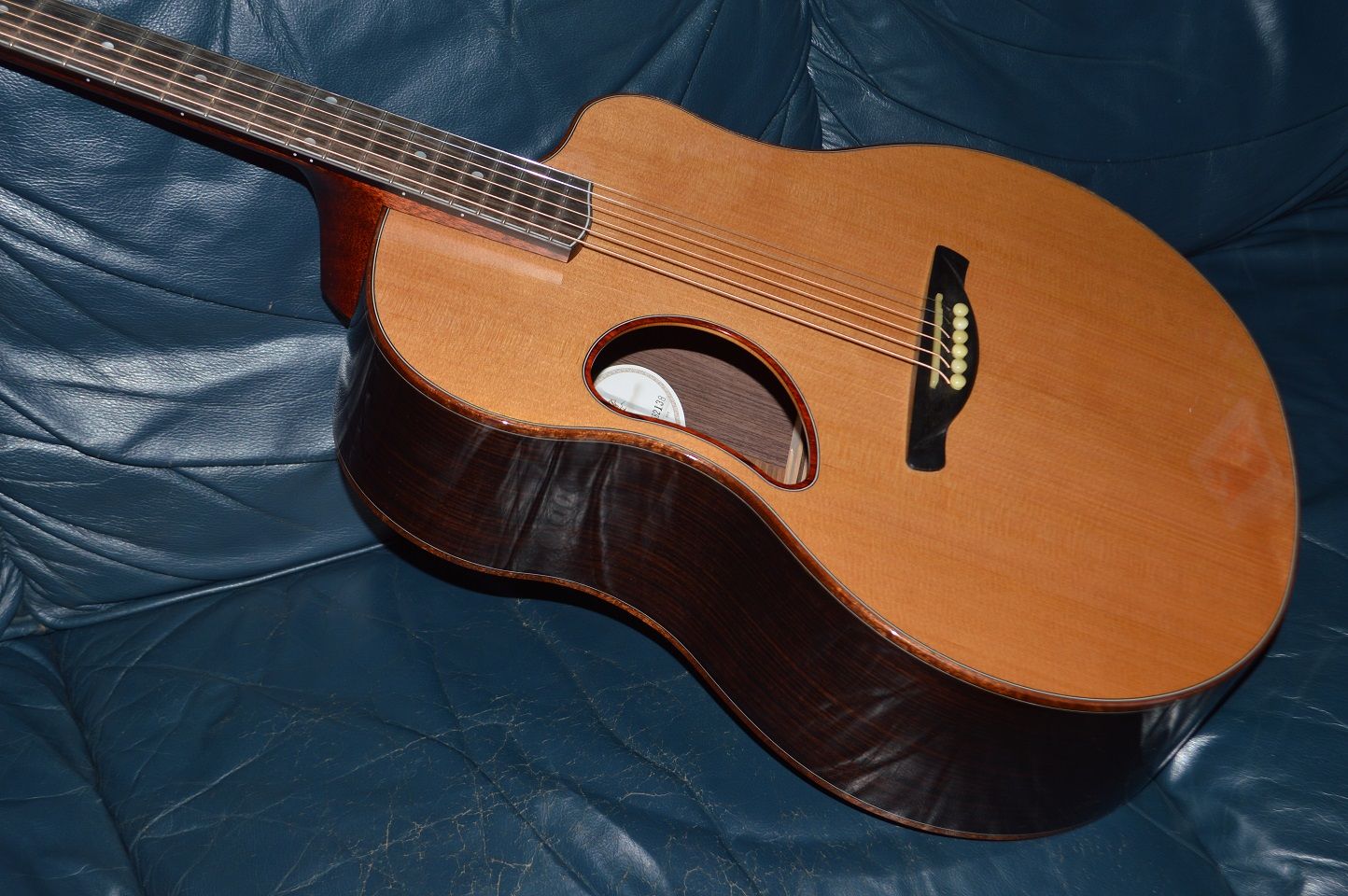 HsienMo Shiyi Rosewood, Cedar Top