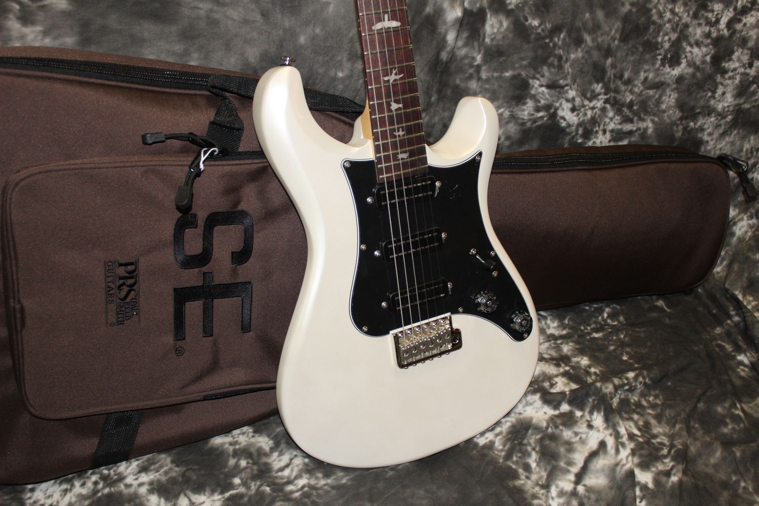 PRS SE NF3 Pearl White