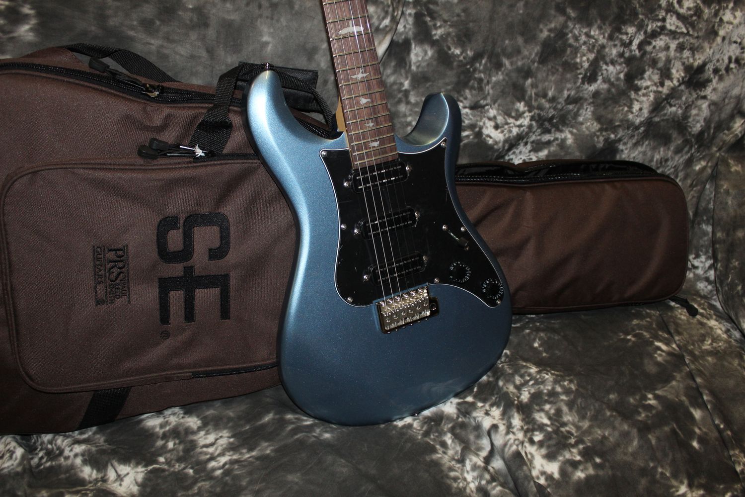 PRS SE NF3 Ice Blue