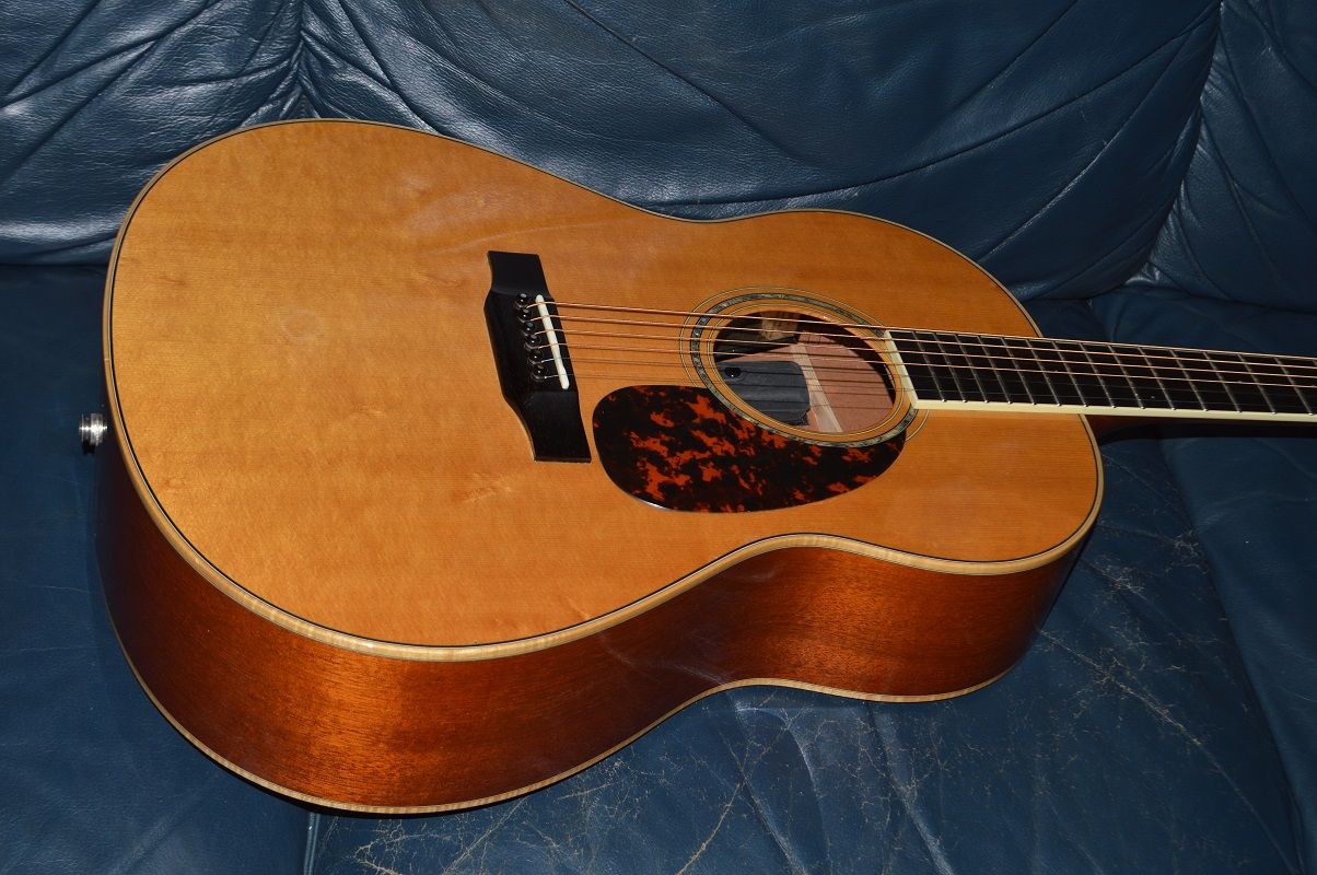 2004 Larrivee L-05 Mahogany Electric