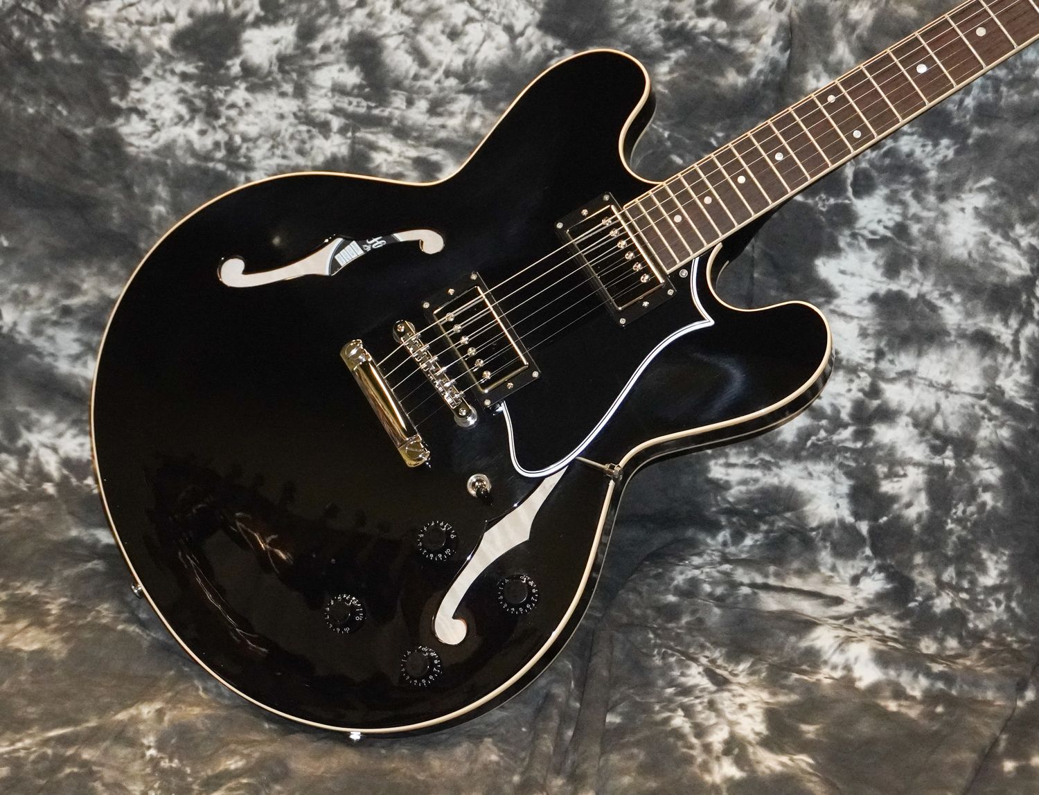 2025 Heritage H-535 Standard- Ebony