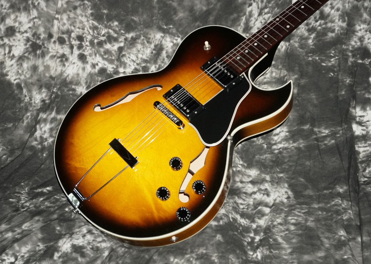 2002 Gibson ES-135 Tobacco Burst
