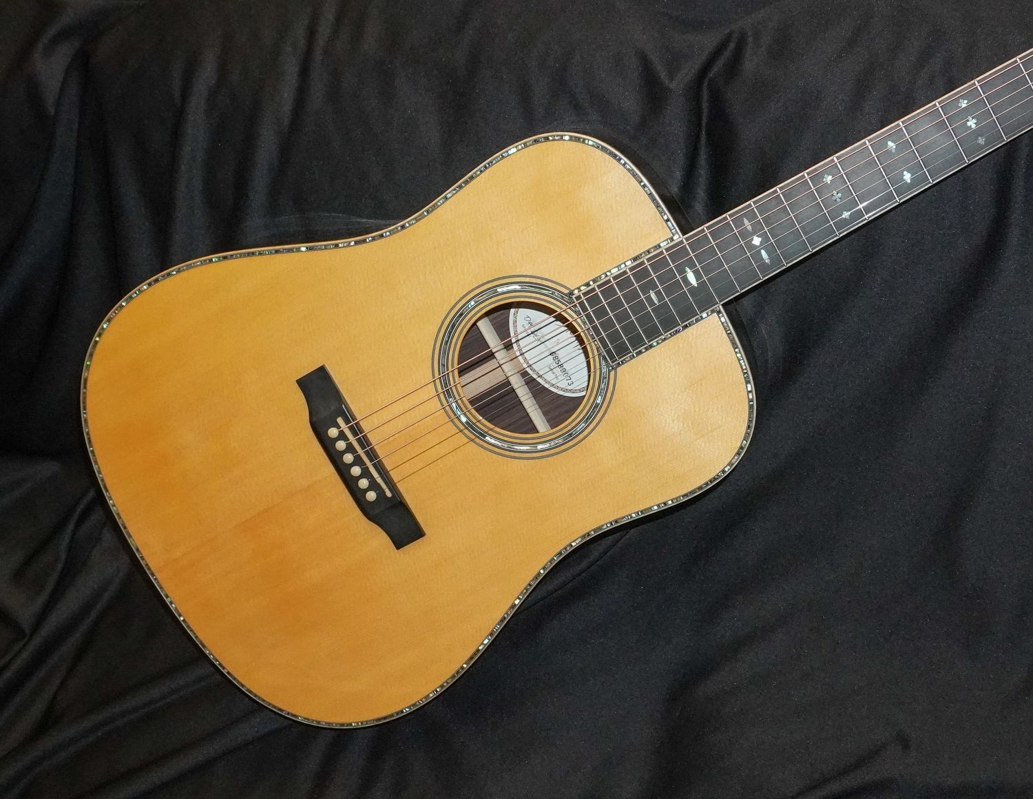 Hsienmo Dreadnought Custom Rosewood-Sitka Hsienmo Dreadnought Custom Rosewood-Sitka