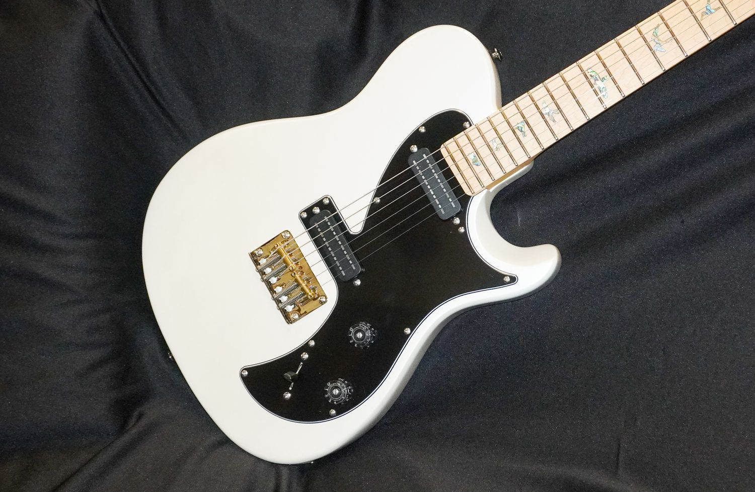 2025 PRS SE NF53 Pearl White 2025 PRS SE NF53 Pearl White