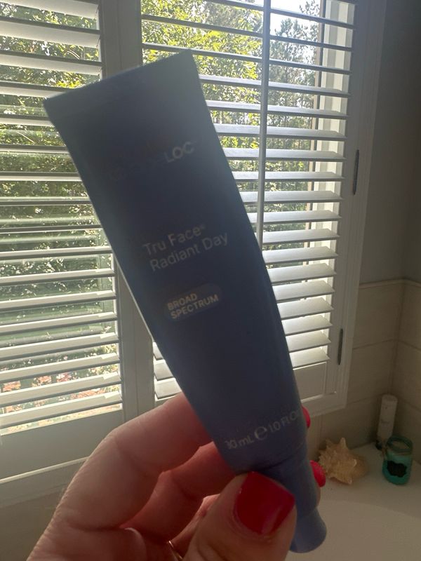 Radiant Day Moisturizer W/spf