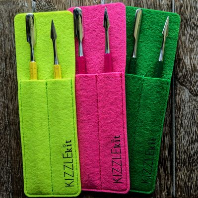 Fuzz 2-Pocket Flower Set of Tools