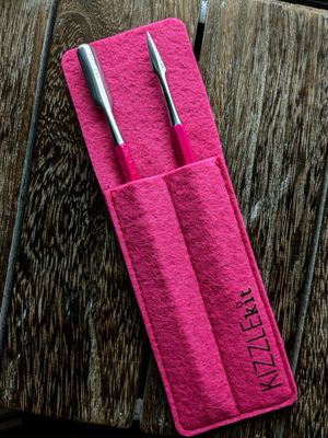 Fuzz 2-Pocket Flower Set of Tools