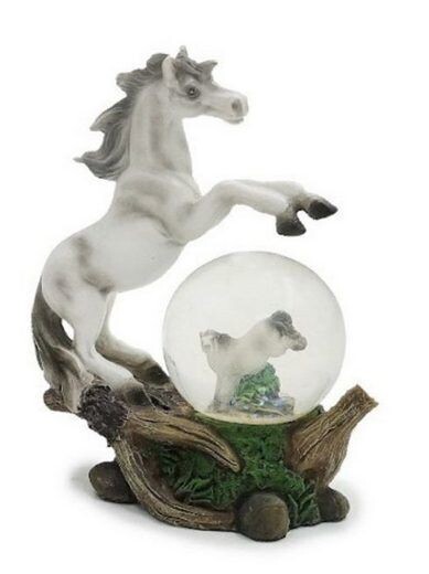 Dekokugel Pferd aus Polyresin mit Pferdchen Glitzerkugel 9x5x11,5cm (1 St), Souvenir Figuren Dekorationsartikel - Geschenkartikel