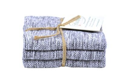 3 Stück gestrickte Wischtücher in Weiss/Grau Mix.